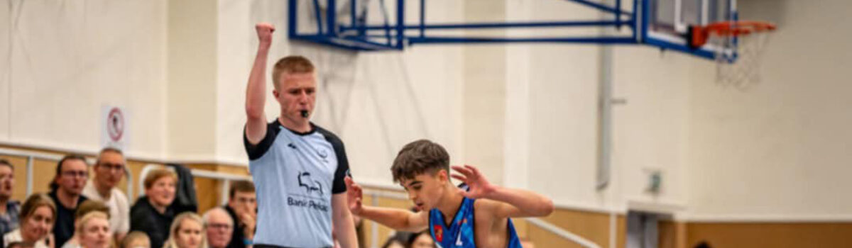 Marcin Lewandowski, Camper from Poland: from the court to the whistle